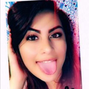 Meet your Posher, April